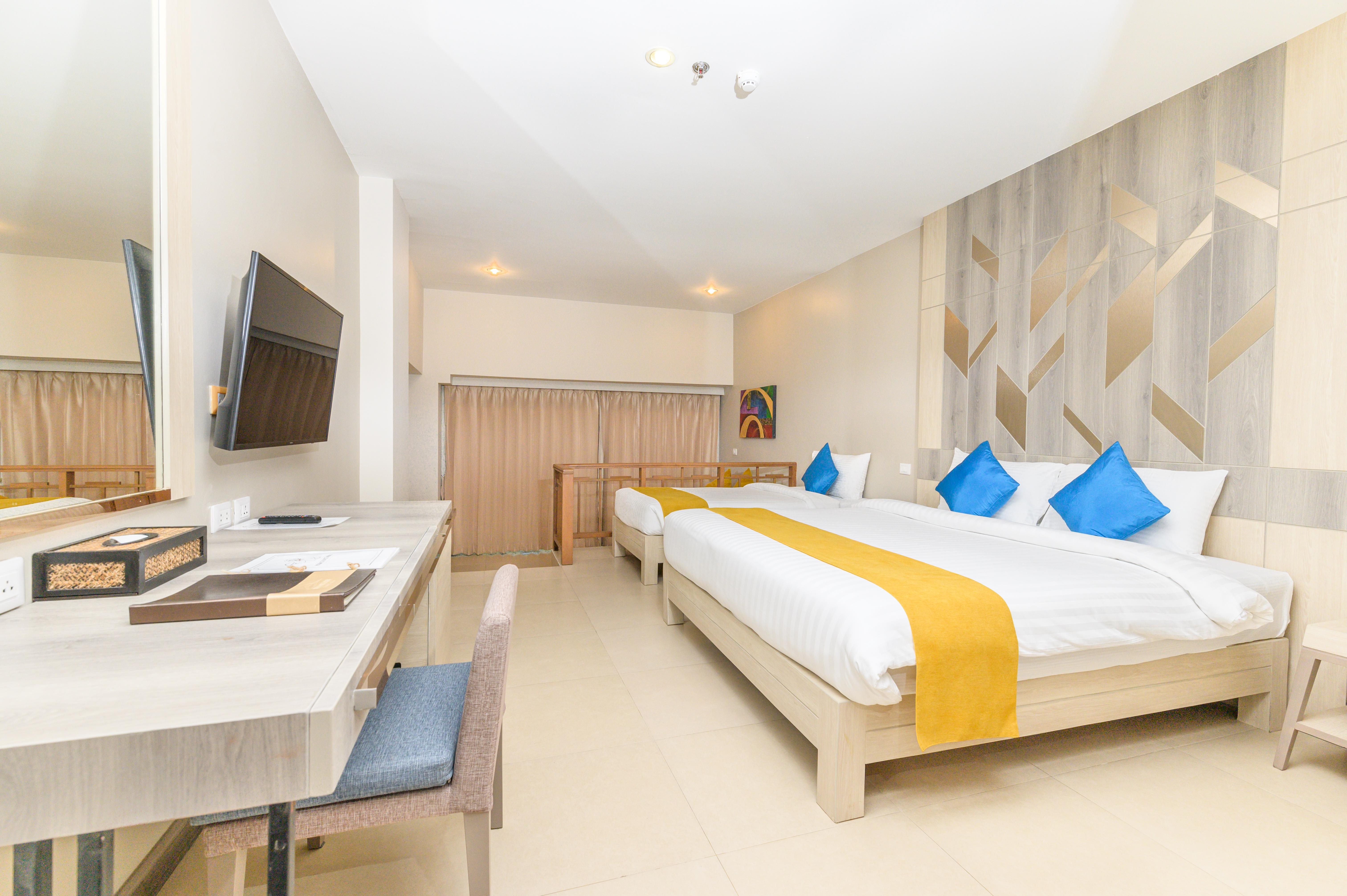 Andakira Hotel - SHA Extra Plus Patong Bagian luar foto